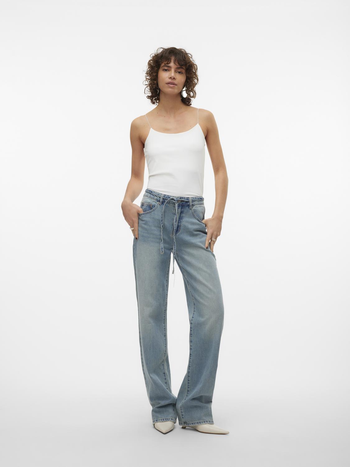 model_shot-front_full